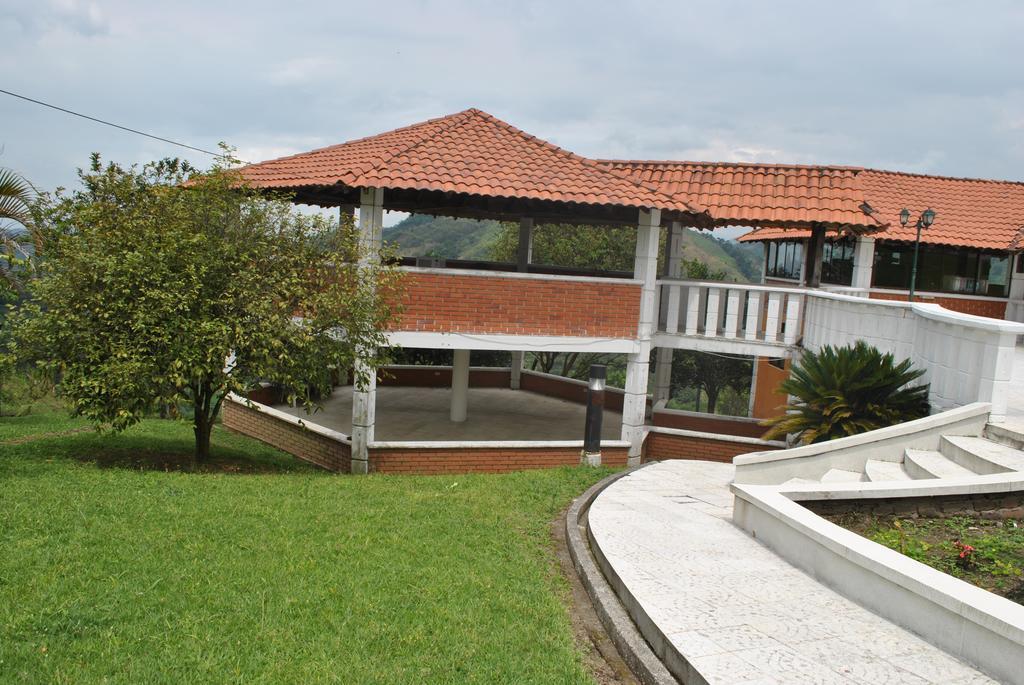 Hostal Don Bernardo Санта-Роса-де-Кабаль Екстер'єр фото